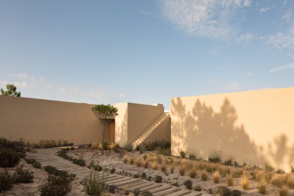 Yinji Featured Melides Art