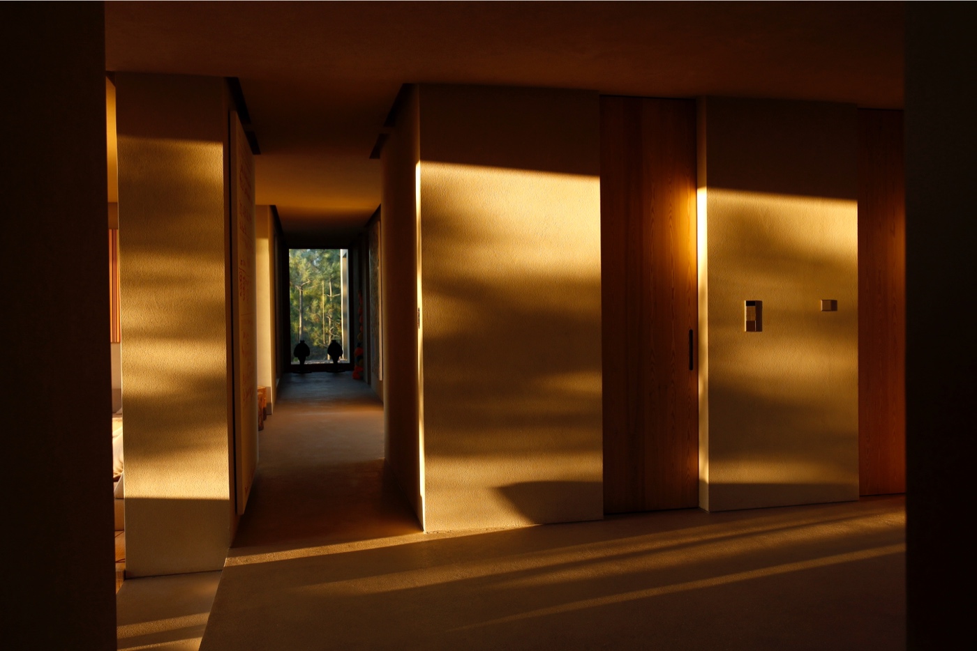 Signature Studio Features Interior