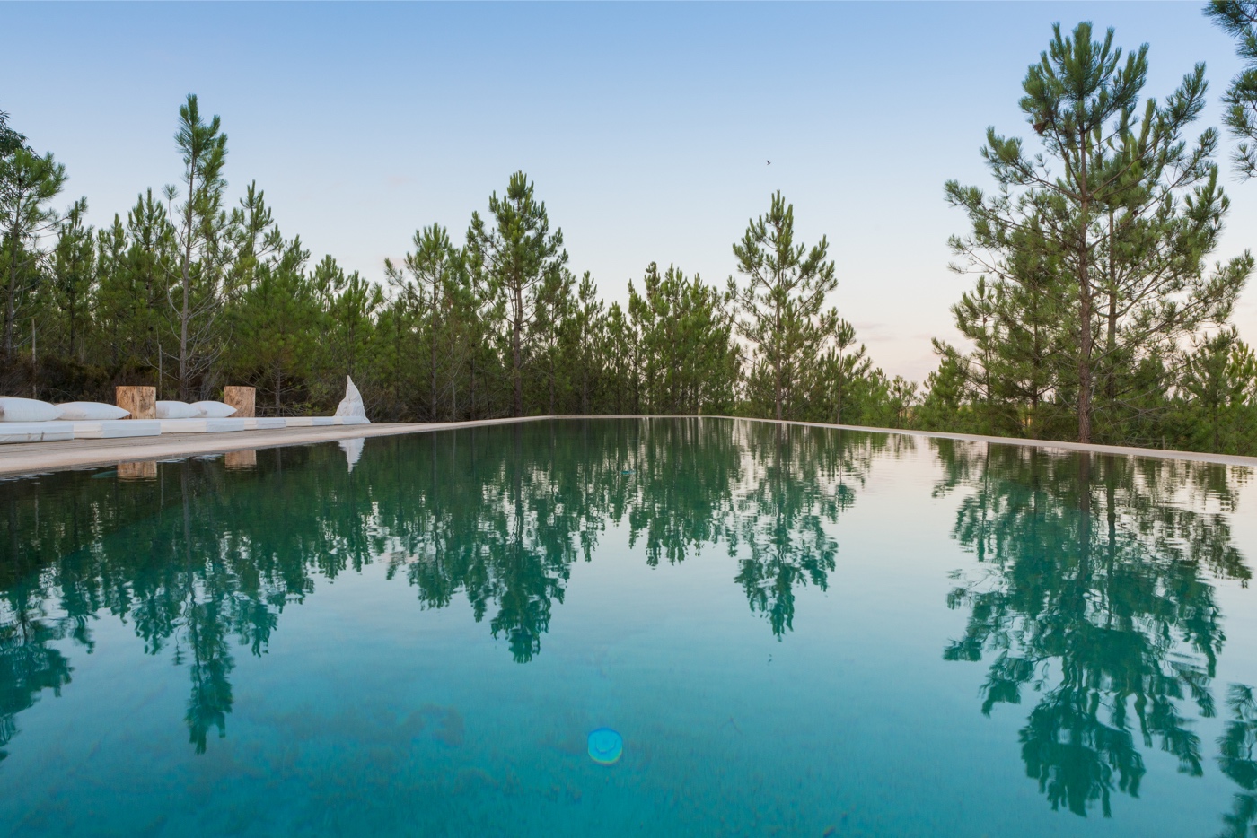 Signature Studio Features - Pool